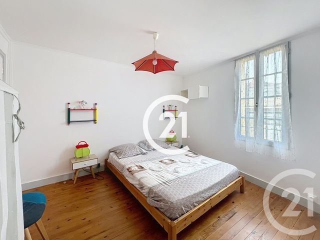 Maison &agrave; louer - 5 pi&egrave;ces - 118 m2 - Cognac - 16 - POITOU-CHARENTES