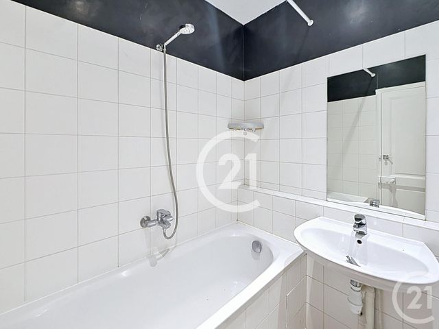 Appartement F3 &agrave; louer - 3 pi&egrave;ces - 84 m2 - Cognac - 16 - POITOU-CHARENTES