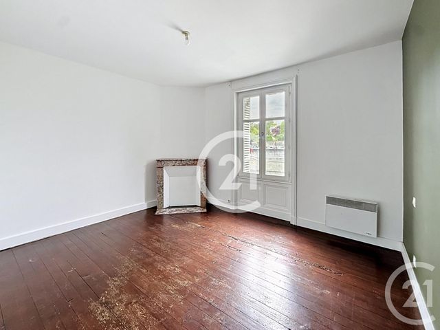 Appartement F3 &agrave; louer - 3 pi&egrave;ces - 84 m2 - Cognac - 16 - POITOU-CHARENTES