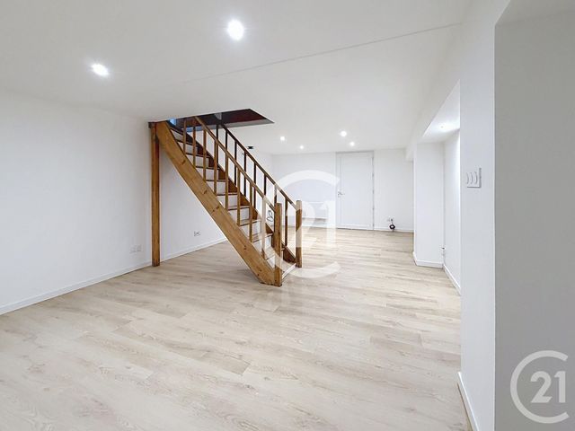 Maison &agrave; louer - 4 pi&egrave;ces - 136 m2 - St Laurent De Cognac - 16 - POITOU-CHARENTES