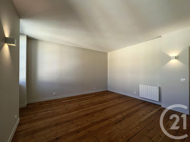 Maison &agrave; louer - 4 pi&egrave;ces - 132 m2 - Cognac - 16 - POITOU-CHARENTES