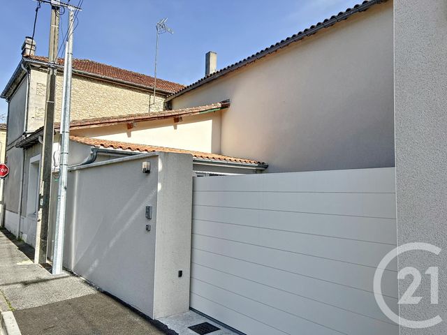 Maison &agrave; louer - 4 pi&egrave;ces - 132 m2 - Cognac - 16 - POITOU-CHARENTES