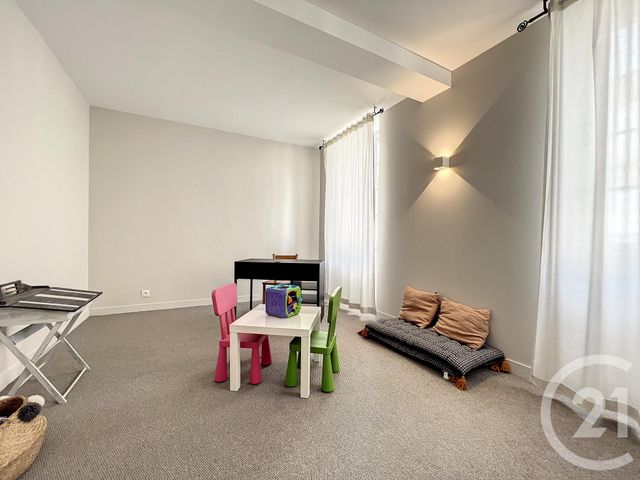 Maison &agrave; louer - 4 pi&egrave;ces - 132 m2 - Cognac - 16 - POITOU-CHARENTES