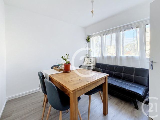 Appartement F3 &agrave; louer - 3 pi&egrave;ces - 65,80 m2 - Cognac - 16 - POITOU-CHARENTES