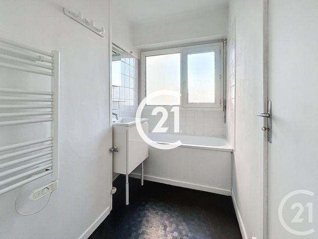Appartement F3 &agrave; louer - 3 pi&egrave;ces - 65,80 m2 - Cognac - 16 - POITOU-CHARENTES