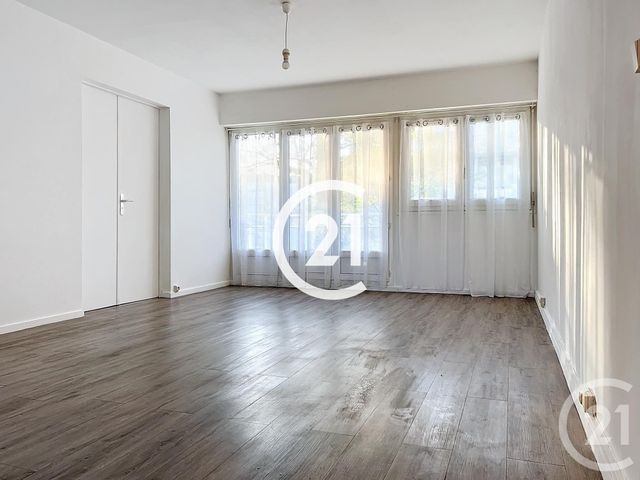 Appartement F3 &agrave; louer - 3 pi&egrave;ces - 65,80 m2 - Cognac - 16 - POITOU-CHARENTES