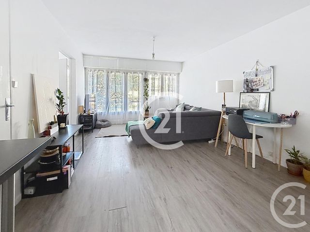 Appartement F3 &agrave; louer - 3 pi&egrave;ces - 65,80 m2 - Cognac - 16 - POITOU-CHARENTES