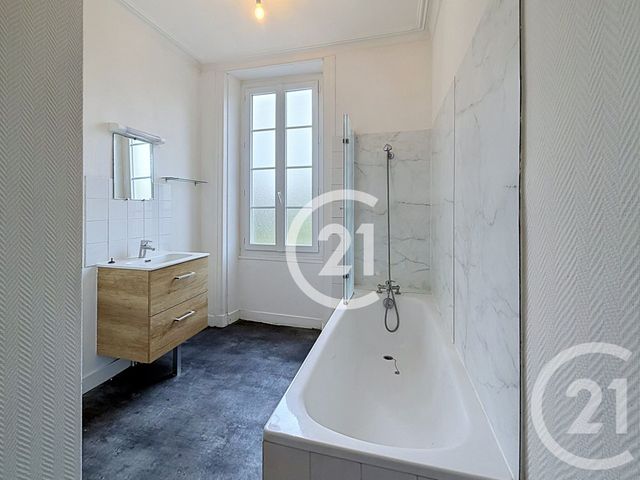 Maison &agrave; louer - 6 pi&egrave;ces - 118 m2 - Cognac - 16 - POITOU-CHARENTES