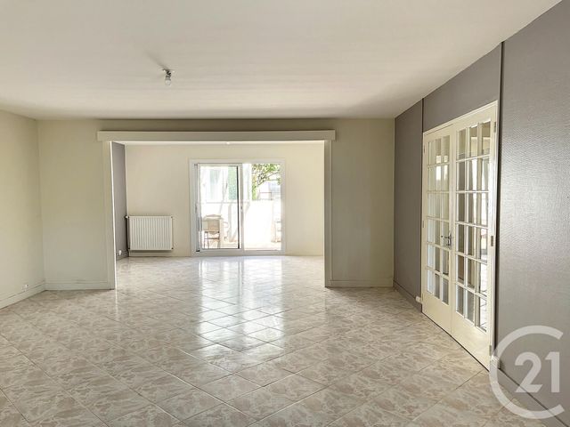Maison &agrave; louer - 7 pi&egrave;ces - 147 m2 - St Sulpice De Cognac - 16 - POITOU-CHARENTES