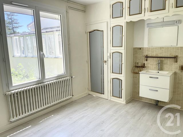 Maison &agrave; louer - 7 pi&egrave;ces - 147 m2 - St Sulpice De Cognac - 16 - POITOU-CHARENTES