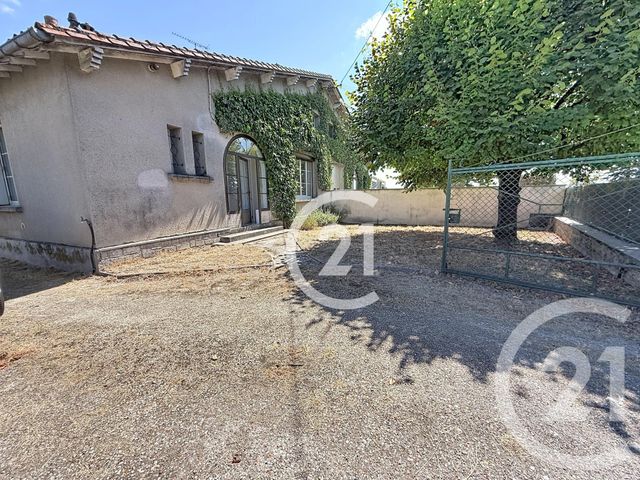 Maison &agrave; louer - 4 pi&egrave;ces - 95 m2 - Chateaubernard - 16 - POITOU-CHARENTES