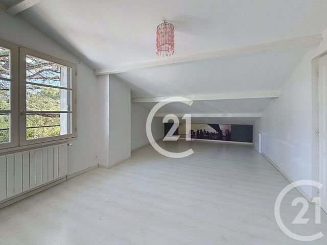 Maison &agrave; louer - 6 pi&egrave;ces - 154 m2 - Louzac St Andre - 16 - POITOU-CHARENTES