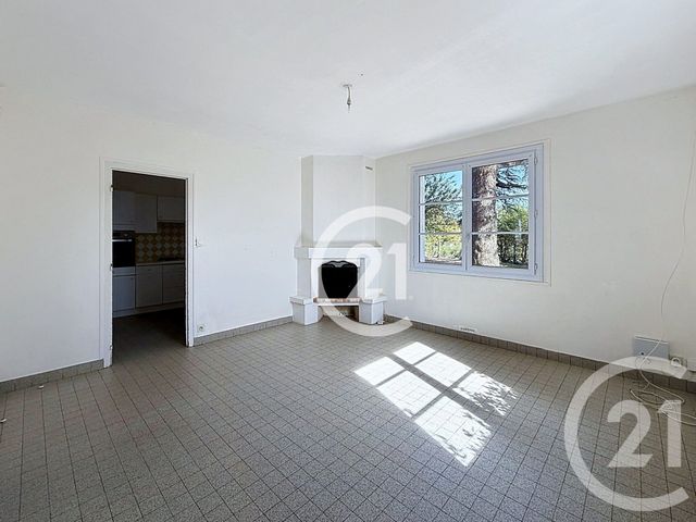 Maison &agrave; louer - 6 pi&egrave;ces - 154 m2 - Louzac St Andre - 16 - POITOU-CHARENTES