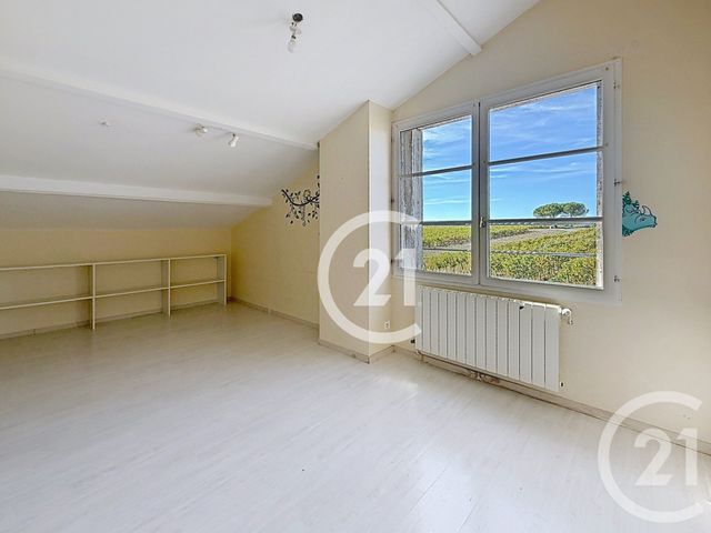 Maison &agrave; louer - 6 pi&egrave;ces - 154 m2 - Louzac St Andre - 16 - POITOU-CHARENTES