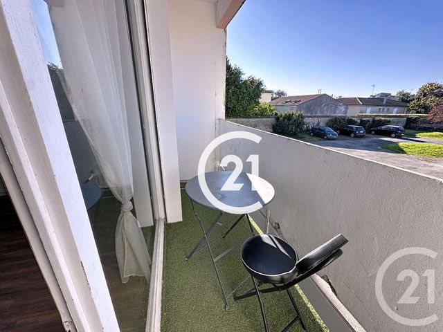 Appartement F1 &agrave; louer - 1 pi&egrave;ce - 27 m2 - Cognac - 16 - POITOU-CHARENTES