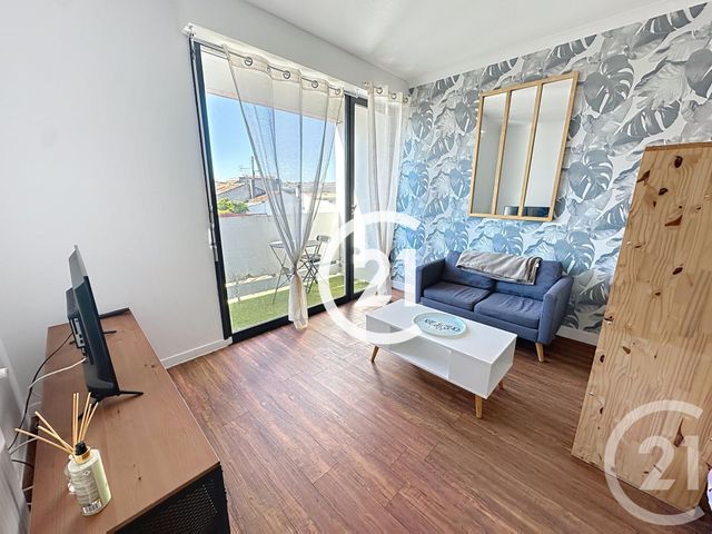 Appartement F1 &agrave; louer - 1 pi&egrave;ce - 27 m2 - Cognac - 16 - POITOU-CHARENTES