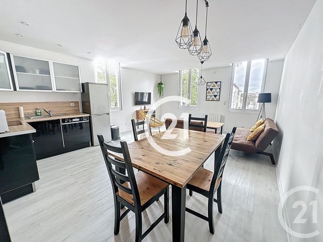 Appartement F3 &agrave; louer - 3 pi&egrave;ces - 70 m2 - Cognac - 16 - POITOU-CHARENTES
