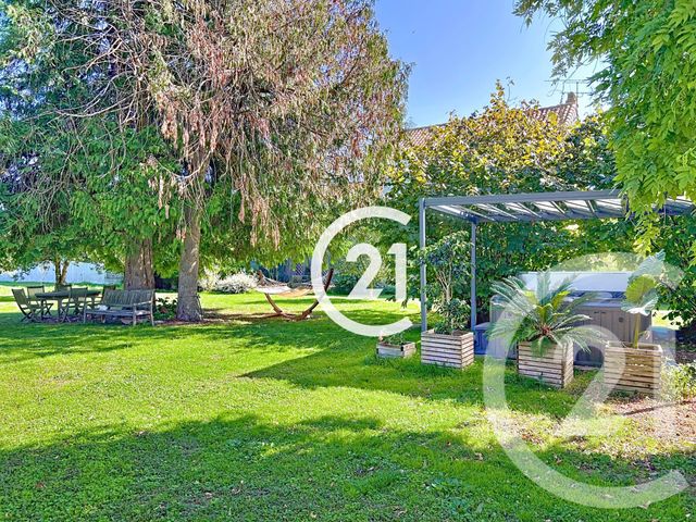 Maison à vendre - 5 pièces - 274 m2 - Jarnac - 16 - POITOU-CHARENTES