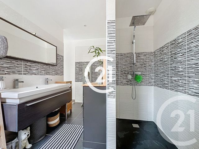 Maison &agrave; vendre - 5 pi&egrave;ces - 147 m2 - Bourg Charente - 16 - POITOU-CHARENTES