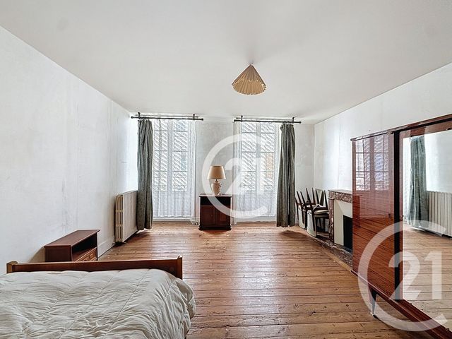 Maison à vendre - 4 pièces - 149 m2 - Jarnac - 16 - POITOU-CHARENTES