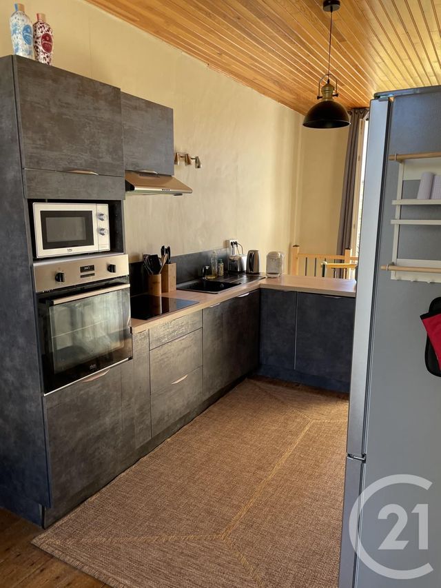 Appartement T3 à louer - 3 pièces - 75 m2 - Segonzac - 16 - POITOU-CHARENTES