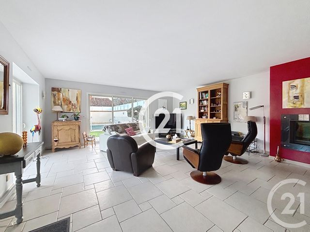 Maison à vendre - 5 pièces - 174 m2 - Sigogne - 16 - POITOU-CHARENTES