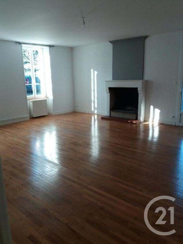 Maison &agrave; louer - 4 pi&egrave;ces - 103 m2 - Segonzac - 16 - POITOU-CHARENTES