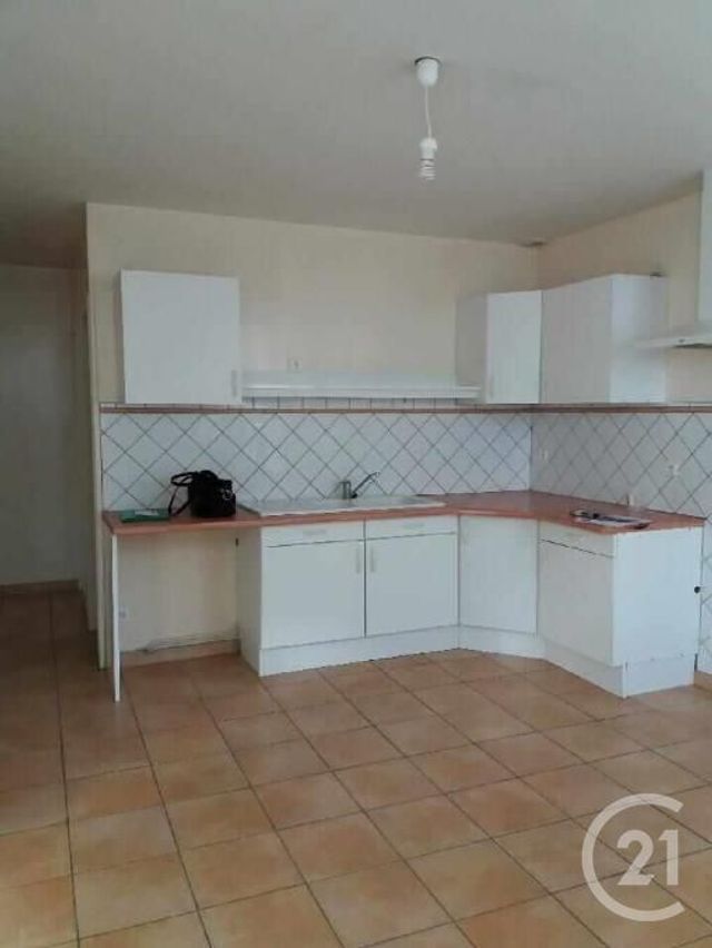 Maison &agrave; louer - 4 pi&egrave;ces - 103 m2 - Segonzac - 16 - POITOU-CHARENTES