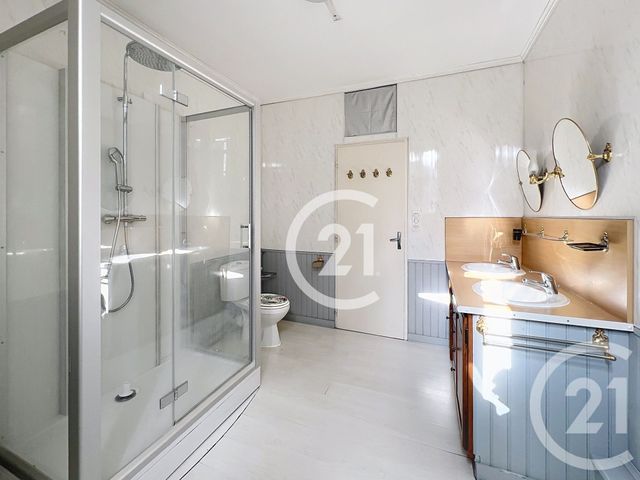 Maison &agrave; louer - 7 pi&egrave;ces - 181,30 m2 - Jarnac - 16 - POITOU-CHARENTES