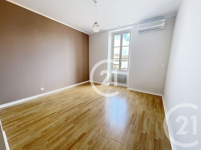 Maison &agrave; louer - 7 pi&egrave;ces - 181,30 m2 - Jarnac - 16 - POITOU-CHARENTES