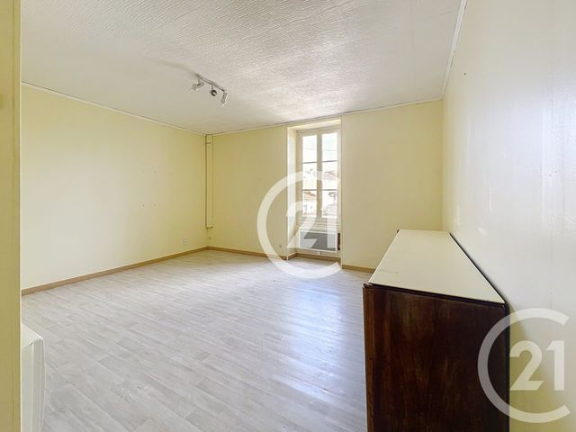 Maison &agrave; louer - 7 pi&egrave;ces - 181,30 m2 - Jarnac - 16 - POITOU-CHARENTES