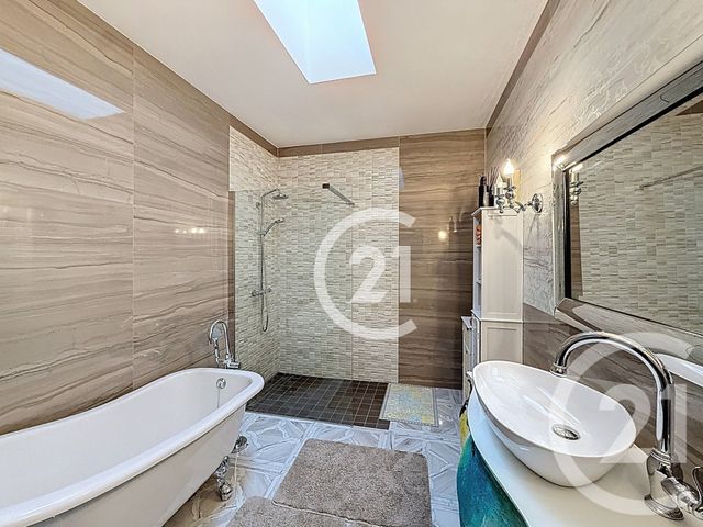 Maison &agrave; vendre - 4 pi&egrave;ces - 146,30 m2 - Triac Lautrait - 16 - POITOU-CHARENTES