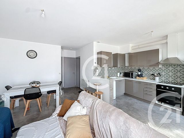 Maison &agrave; vendre - 7 pi&egrave;ces - 158 m2 - Gondeville - 16 - POITOU-CHARENTES