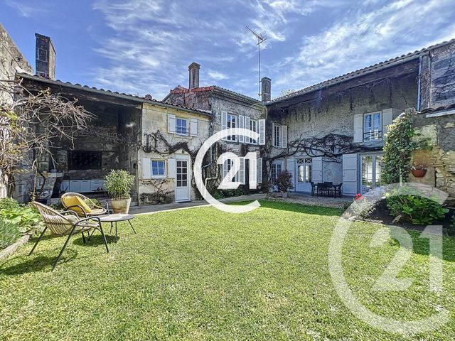 Maison à vendre - 7 pièces - 331 m2 - Jarnac - 16 - POITOU-CHARENTES