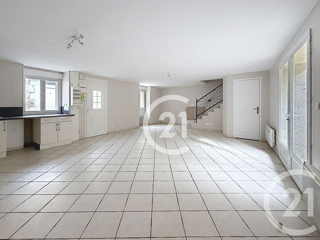 Maison &agrave; louer - 4 pi&egrave;ces - 89,50 m2 - Segonzac - 16 - POITOU-CHARENTES