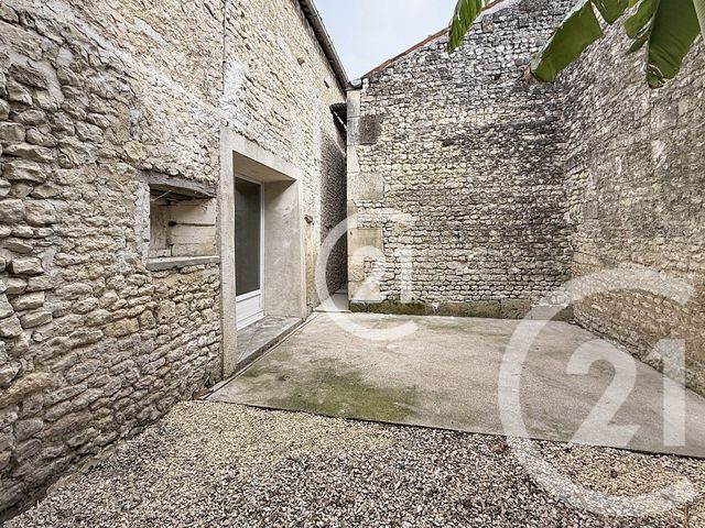 Maison &agrave; louer - 4 pi&egrave;ces - 89,50 m2 - Segonzac - 16 - POITOU-CHARENTES