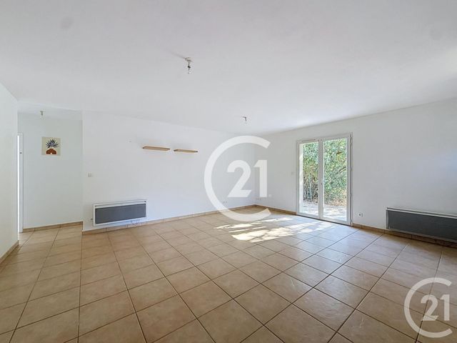 Maison &agrave; louer - 4 pi&egrave;ces - 87,50 m2 - Sigogne - 16 - POITOU-CHARENTES