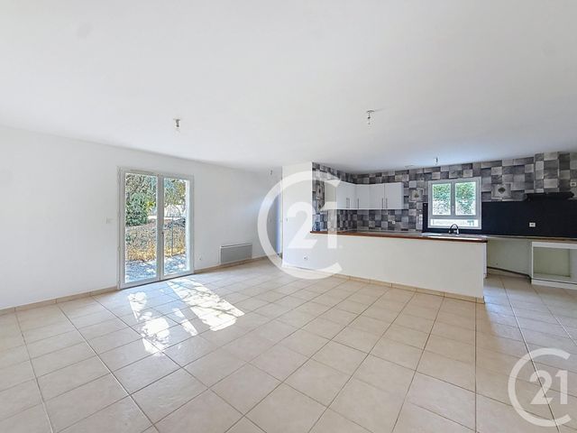 Maison &agrave; louer - 4 pi&egrave;ces - 87,50 m2 - Sigogne - 16 - POITOU-CHARENTES