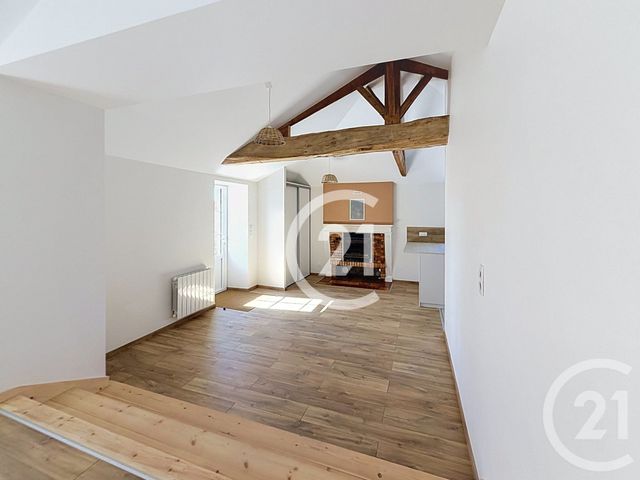 Maison &agrave; louer - 3 pi&egrave;ces - 72,50 m2 - Bourg Charente - 16 - POITOU-CHARENTES