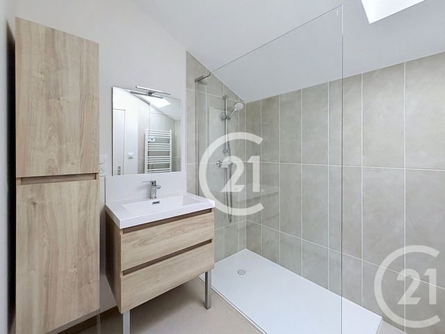 Maison &agrave; louer - 3 pi&egrave;ces - 72,50 m2 - Bourg Charente - 16 - POITOU-CHARENTES