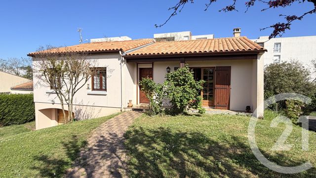 Maison &agrave; vendre - 4 pi&egrave;ces - 89,57 m2 - Saintes - 17 - POITOU-CHARENTES