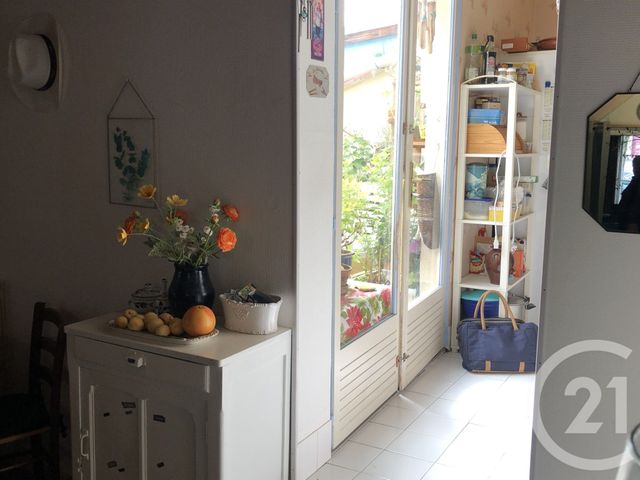 Appartement &agrave; vendre - 6 pi&egrave;ces - 102,94 m2 - Saintes - 17 - POITOU-CHARENTES