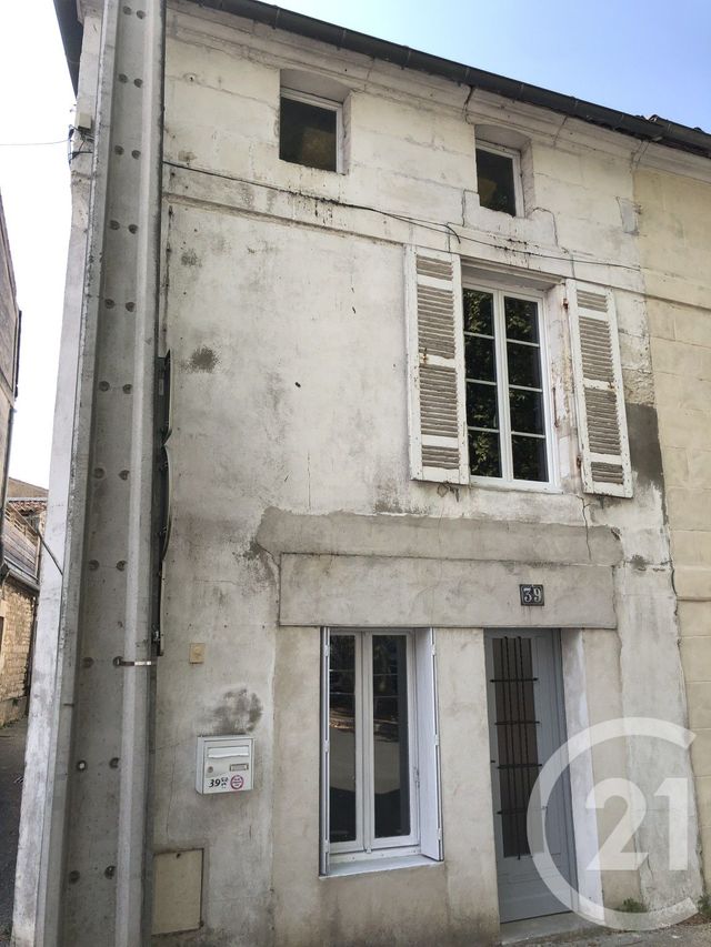 Appartement &agrave; vendre - 6 pi&egrave;ces - 102,94 m2 - Saintes - 17 - POITOU-CHARENTES