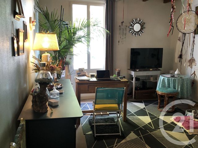 Appartement &agrave; vendre - 6 pi&egrave;ces - 102,94 m2 - Saintes - 17 - POITOU-CHARENTES