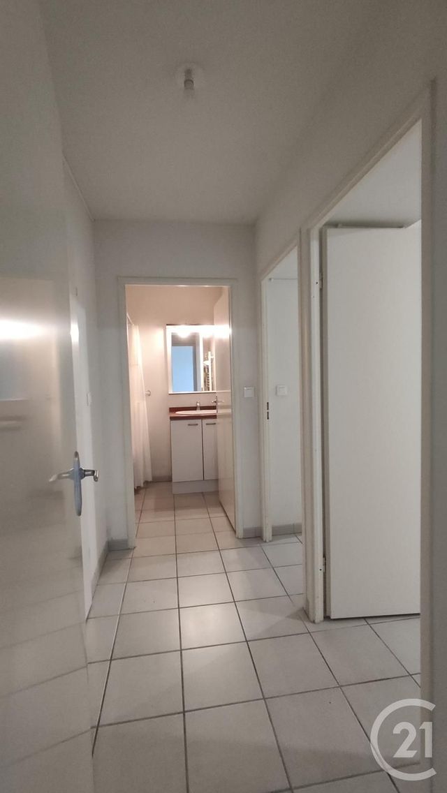 Appartement F3 &agrave; vendre - 3 pi&egrave;ces - 58,31 m2 - Saintes - 17 - POITOU-CHARENTES